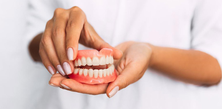 dentures specialist in pimple saudagar